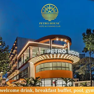 Petro House - Block A Hotel